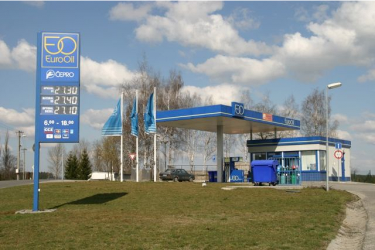 EURO-OIL čerpací stanice v Radostíně nad Oslavou oznamuje, že ve středu 16.11.2021 nebude možné si natankovat